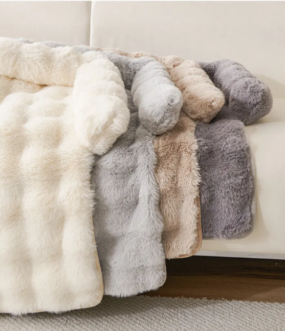 Thick Winter Haven for Your Furry Friend