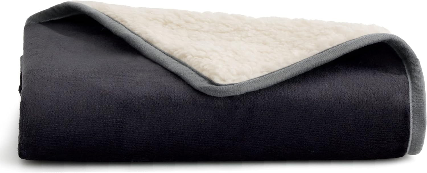 Snuggly Thick Sherpa Pet Blanket – Couch-Safe Magic