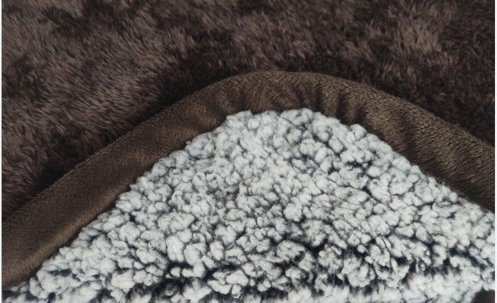 Cozy Waterproof Pet Blanket – Pee-Proof Winter Snuggle for Dogs & Cats
